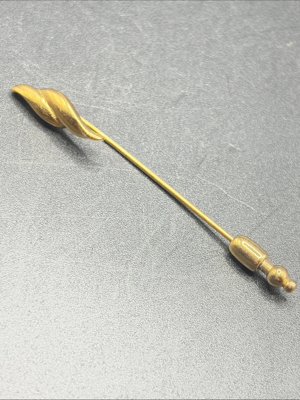 Monet Vintage Gold Tone Metal Wave Motif Stick Pin Hat Pin Brooch Jewelry